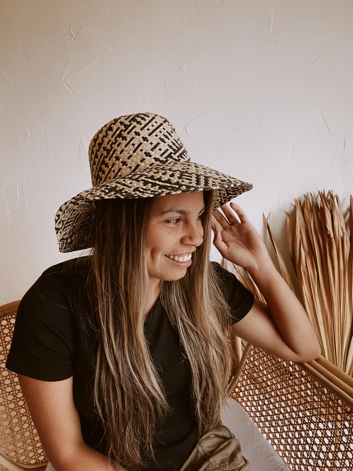Woven Bucket Hat in Black Ombre