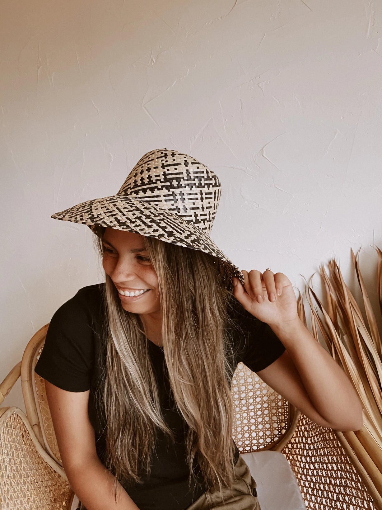 Woven Bucket Hat in Black Ombre